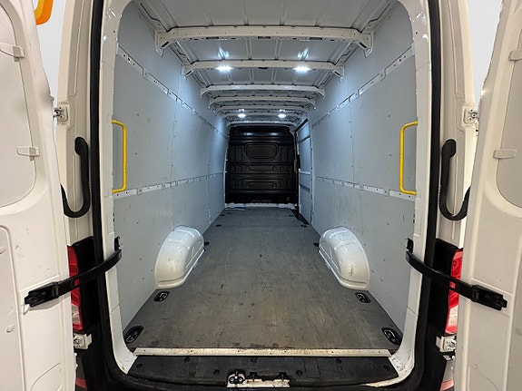 Volkswagen Crafter 11 of 17