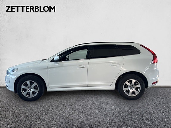 Volvo XC60 2 of 15
