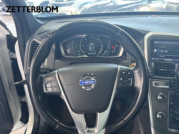 Volvo XC60 12 of 15