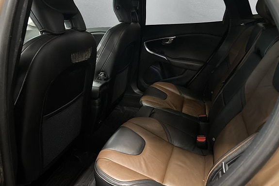 Volvo V40 Cross Country 5 of 5