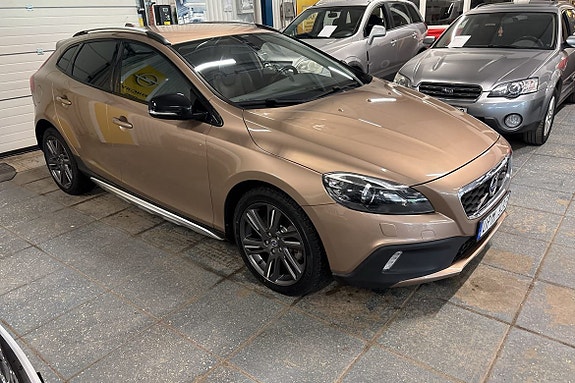Volvo V40 Cross Country 7 of 7
