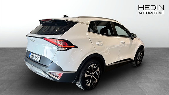 Kia Sportage 2 of 5