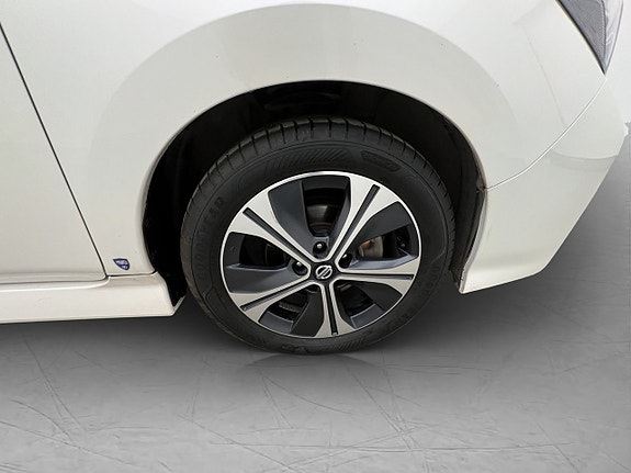 Nissan Leaf 30 of 30