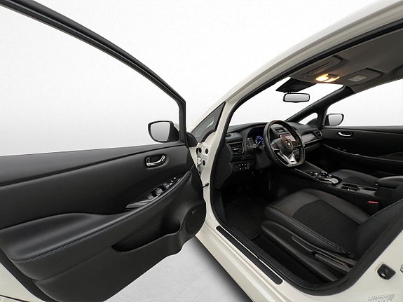 Nissan Leaf 10 of 30