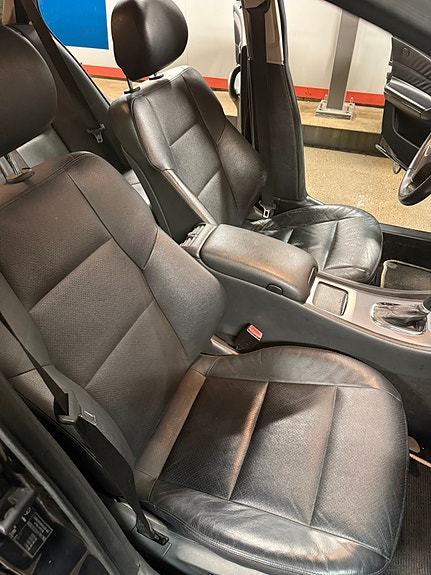 Mercedes-Benz C320 17 of 19