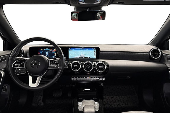 Mercedes-Benz A250 e 8 of 11