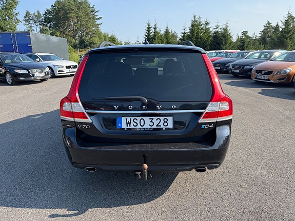 Volvo V70 4 of 5