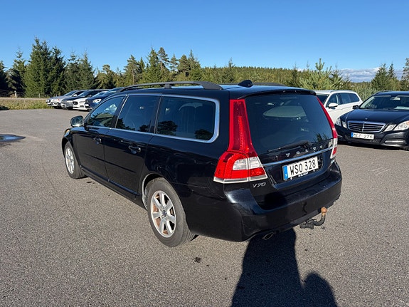 Volvo V70 3 of 26