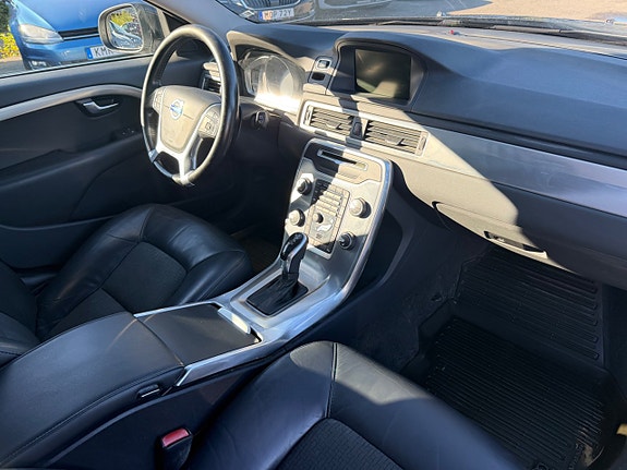 Volvo V70 10 of 26