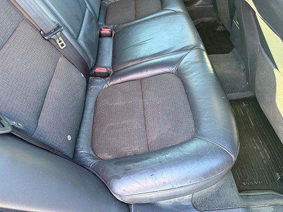 Volvo V70 13 of 26