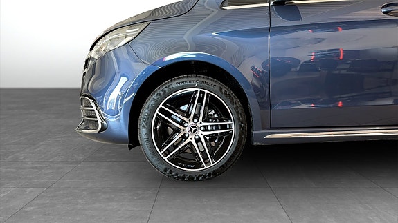 Mercedes-Benz V300 d 10 of 13