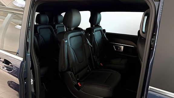 Mercedes-Benz V300 d 9 of 13