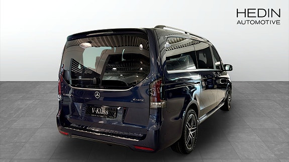 Mercedes-Benz V300 d 2 of 13