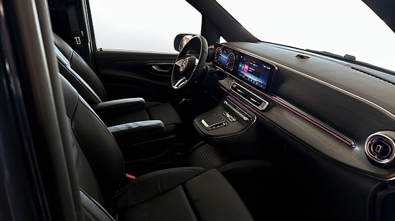 Mercedes-Benz V300 d 8 of 13