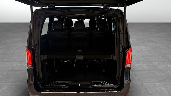 Mercedes-Benz V300 d 11 of 13