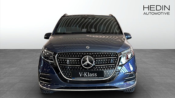 Mercedes-Benz V300 d 3 of 13