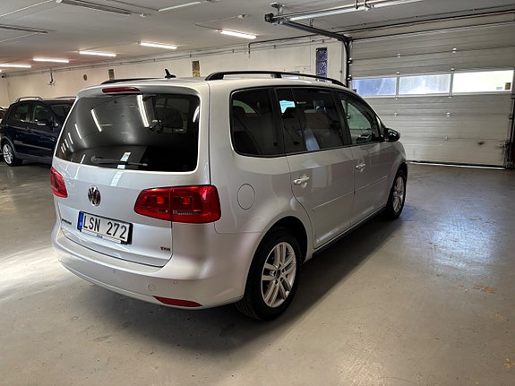Volkswagen Touran 3 of 7