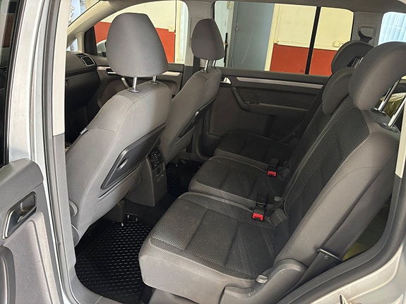 Volkswagen Touran 6 of 7