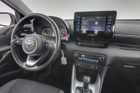 Toyota Yaris 13 of 25