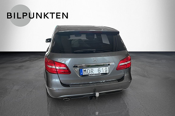 Mercedes-Benz B200 3 of 4