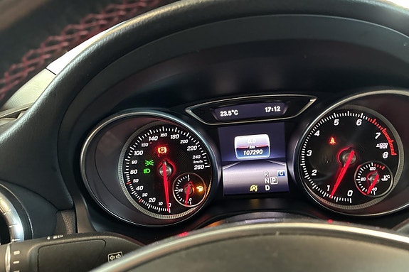 Mercedes-Benz CLA200 5 of 5