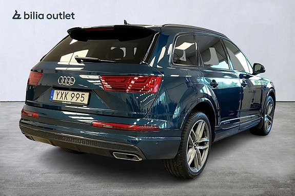 Audi Q7 4 of 5
