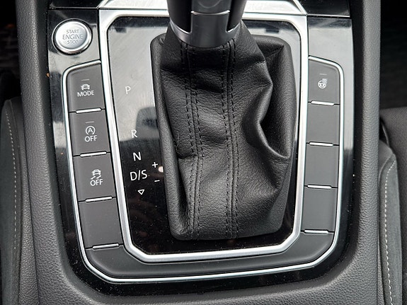 Volkswagen Passat Alltrack 19 of 21
