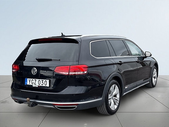 Volkswagen Passat Alltrack 6 of 21