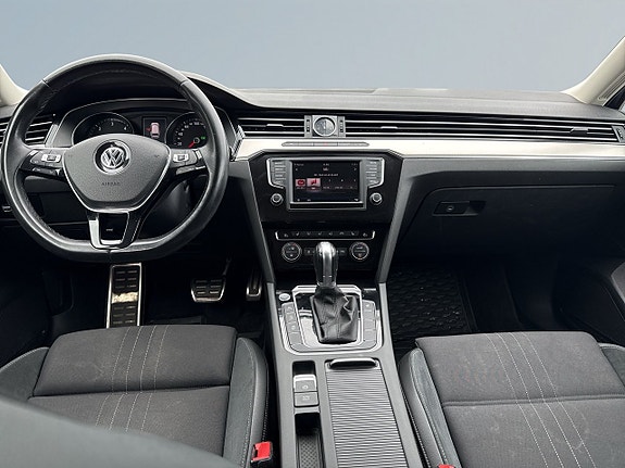 Volkswagen Passat Alltrack 8 of 21