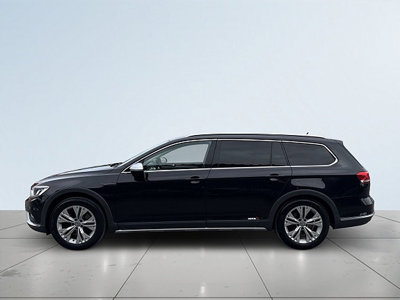 Volkswagen Passat Alltrack 4 of 5
