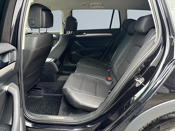 Volkswagen Passat Alltrack 13 of 21