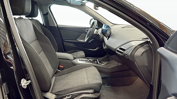 BMW 120 3 of 9
