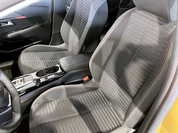 Peugeot e-208 5 of 5
