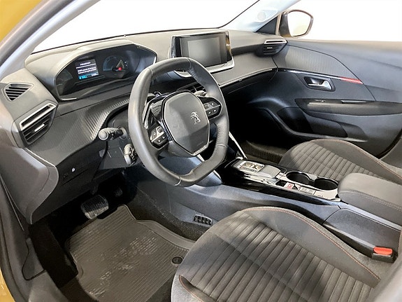 Peugeot e-208 4 of 5