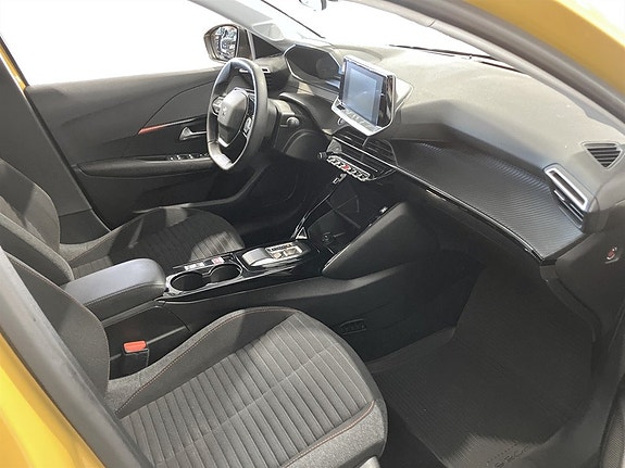 Peugeot e-208 11 of 15