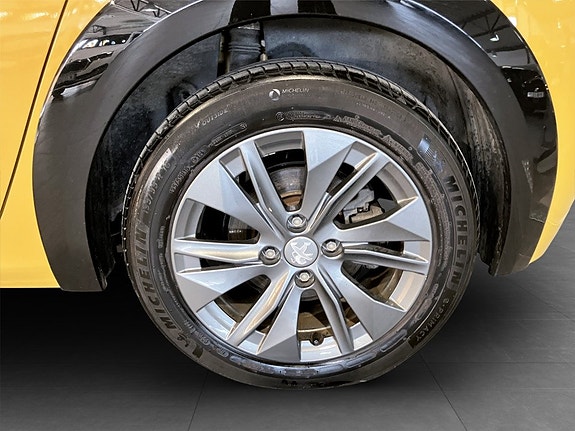 Peugeot e-208 14 of 15