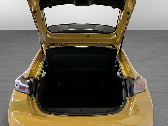 Peugeot e-208 15 of 15