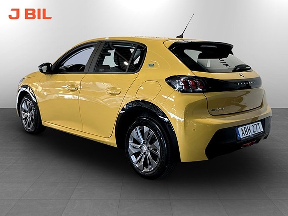 Peugeot e-208 3 of 5