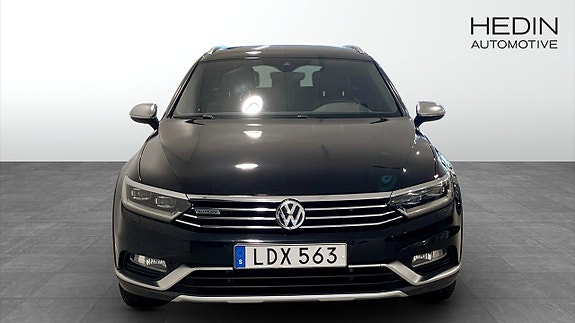 Volkswagen Passat Alltrack 8 of 9