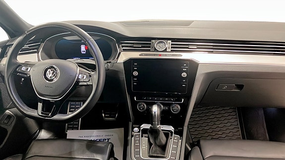 Volkswagen Passat Alltrack 4 of 9