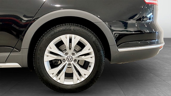 Volkswagen Passat Alltrack 9 of 9