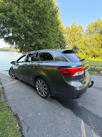 Toyota Avensis 5 of 13