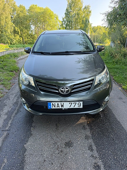 Toyota Avensis 3 of 13