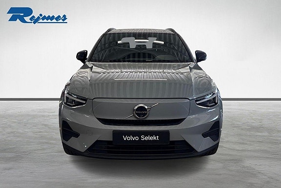Volvo EX40 4 of 21