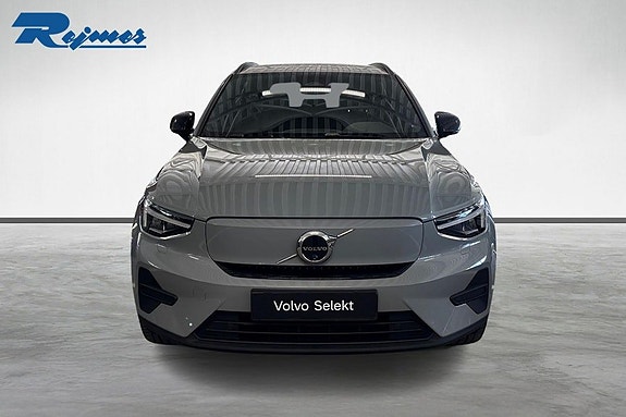 Volvo EX40 3 of 21
