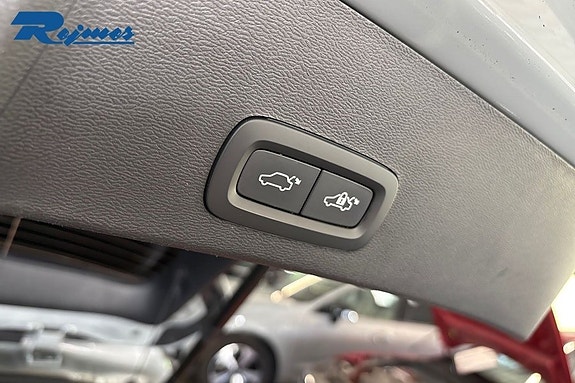 Volvo EX40 17 of 21