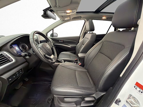 Suzuki S-Cross 10 of 30