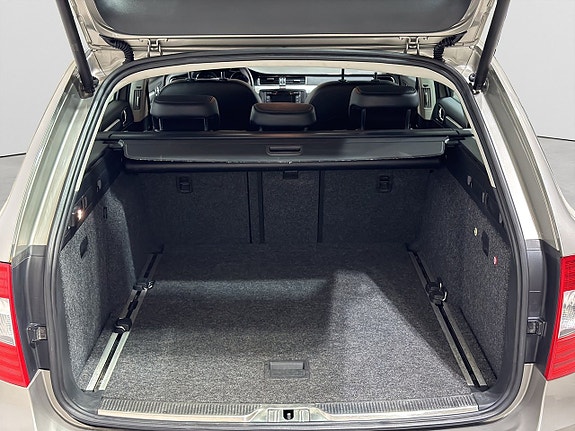 Skoda Superb 11 of 22