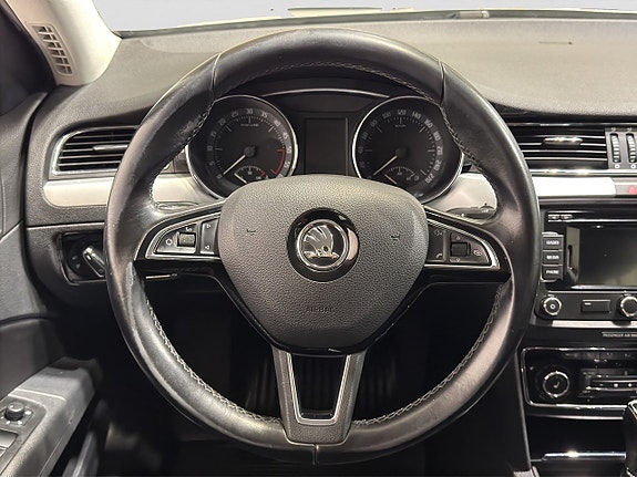 Skoda Superb 14 of 22