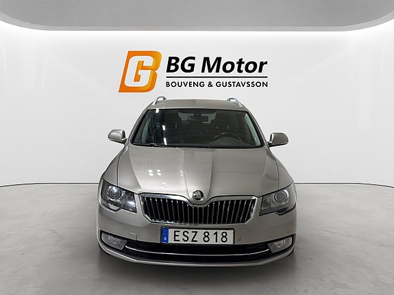 Skoda Superb 2 of 22